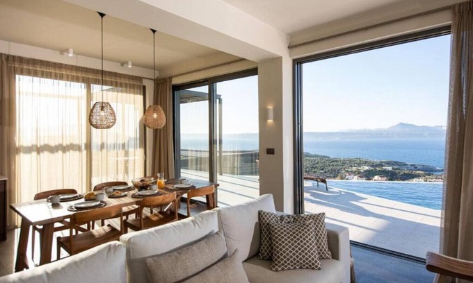 Plaka Villa | Elegant Saint Tropez Villa with Pool and Breakfast Included
