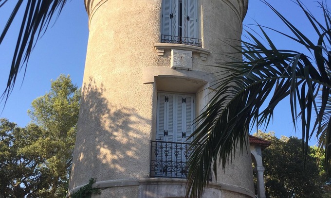 Sainte-Maxime City Centre House | Oceanfront Mansion in Sainte Maxime - Rated 10/10 by Guests