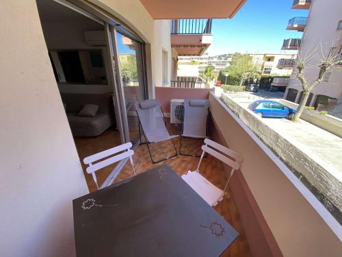Sainte-Maxime Apartment | Relaxing Studio with Pool, Terrace & Parking in Sainte-Maxime