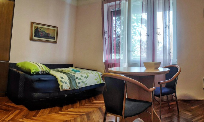 Vukov Spomenik Apartment | Relaxing Stay at Saints Cyril & Methodius with Spa Amenities