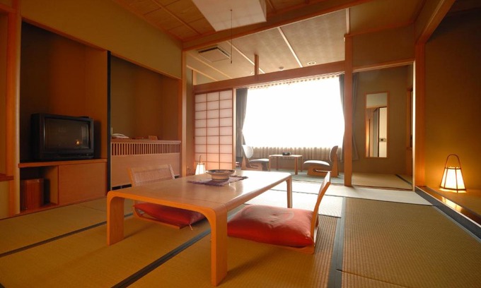 Tendo Hotel | Discover Sakaeya Hotel: Family-Friendly with Hot Tub Access