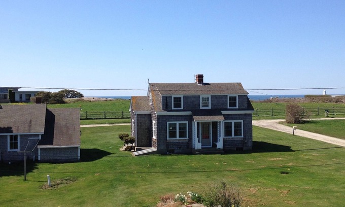 Little Compton House | Ocean View Getaway at Sakonnet Point Cottage