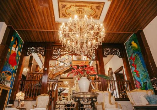 Salamina Hotel | Pet-Friendly Getaway at Salamina Highs with Hot Tub Access