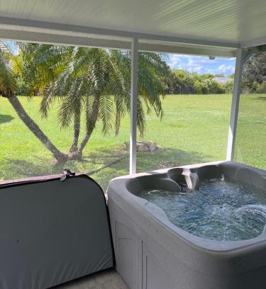 Lehigh Acres House | Experience Salco's Sugar Shack: Pet-Friendly Retreat!