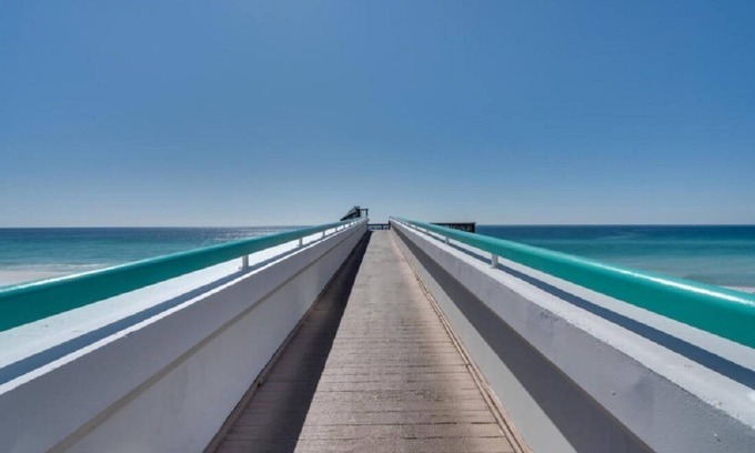 Miramar Beach Condo | Guest Rated 10/10: Beach Service, Ocean Views & Pool Access