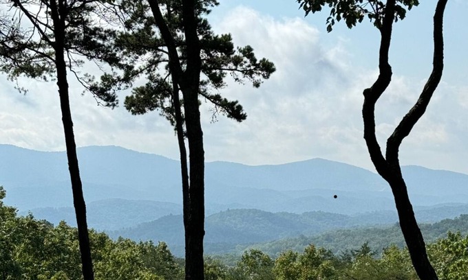 Blue Ridge Cabin | Unforgettable Getaway: Scenic Views & Hot Tub Near Blue Ridge