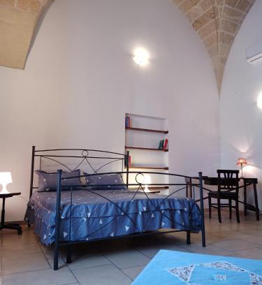 Galugnano Bed & Breakfast | Discover Salento: Il Giardino in Piazza with Hot Tub & More