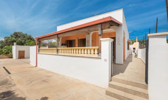 Marina di Felloniche House | Discover Anna Rita Guest House: Family and Pet Friendly Stay