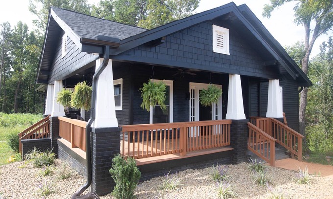 Salisbury House | Salisbury Wellness Retreat! Country Calm & City Convenience w Cal King Suite, Office +20% off!