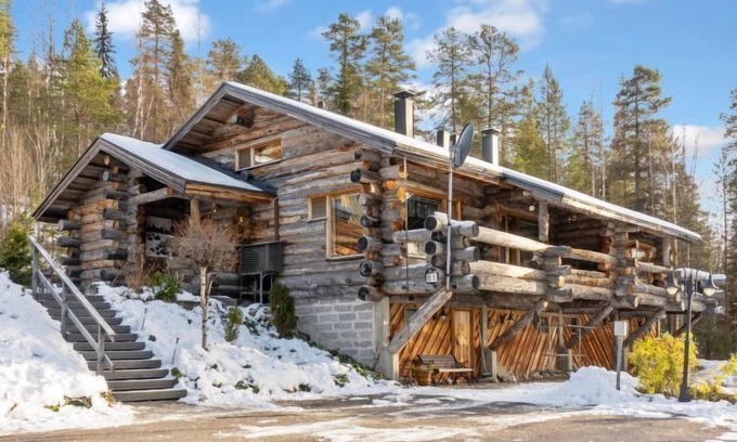 Salla House | Discover Sallanhelmi b1 with Lake Views and Spa Amenities