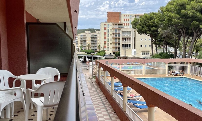L'Estartit Apartment | Unforgettable SALLES BEACH 05: Rated 10/10 with Ocean Views