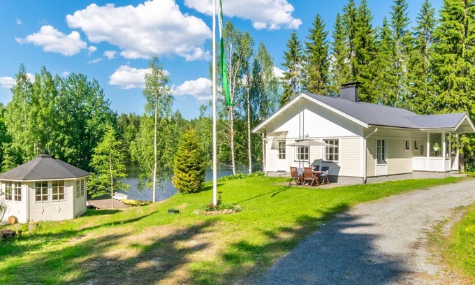 Heinavesi House | Experience Salmenranta: Lake View & Spa Retreat Awaits