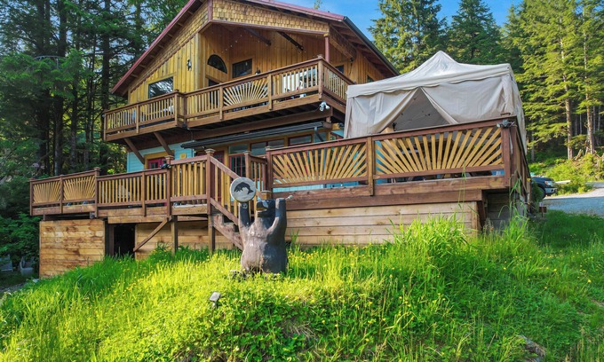 Ketchikan House | Salmon Return & Wildlife Roam: Ketchikan Getaway!