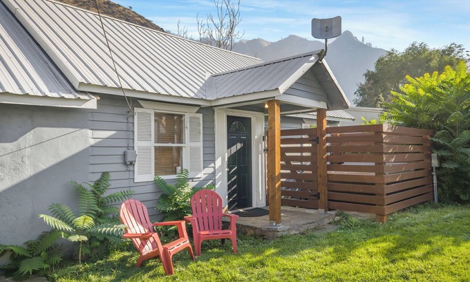 Riggins Cabin | Pet-Friendly Salmon River Cabin #206 - Guest Rated 10/10!