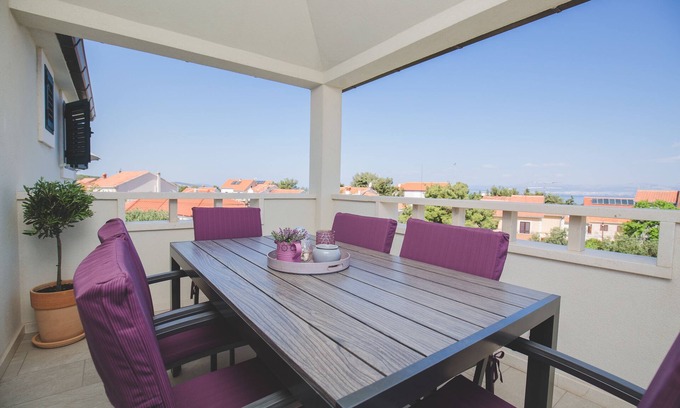 Supetar Apartment | Experience Salsa Brac with Oceanfront Views and Pool