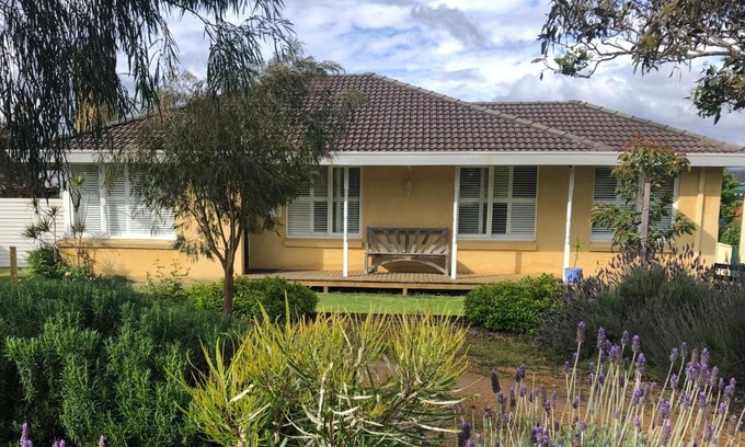 Middleton Beach House | Pet-Friendly Retreat at Salt 112 House - Rated 9/10
