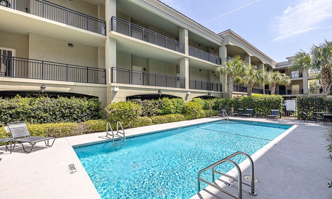 Demere Park Condo | Salt Air Villas #214: Beach Access, Pool & Ocean Views