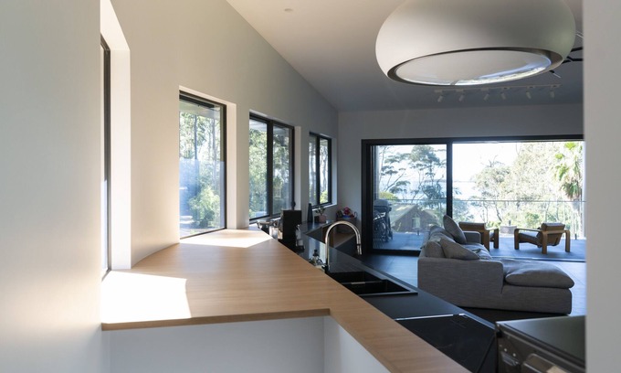 Lilli Pilli House | Beachside Retreat: Steps to Lilli Pilli Beach and Pool