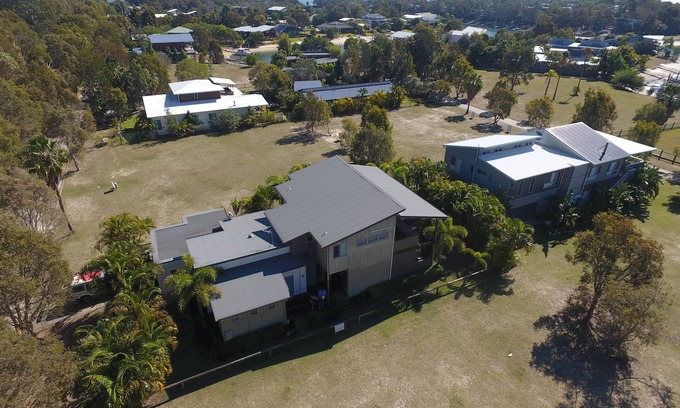Gold Coast House | Idyllic Salt Ayre Beach House Retreat with Spa & Hot Tub
