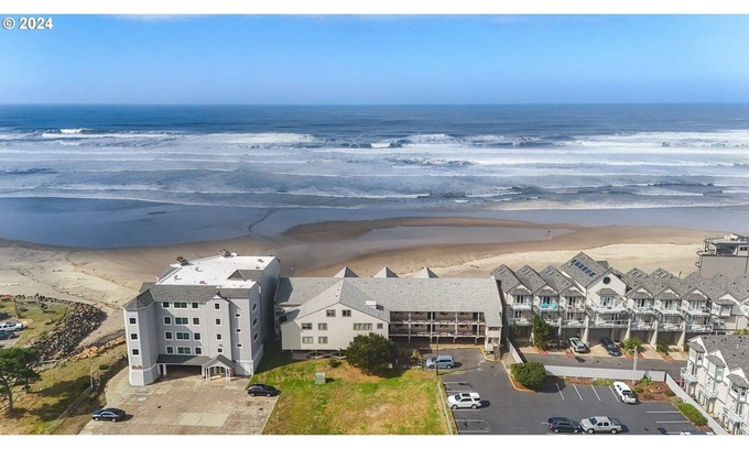 Rockaway Beach Condo | Salt + Cedar l Coastal Retreat