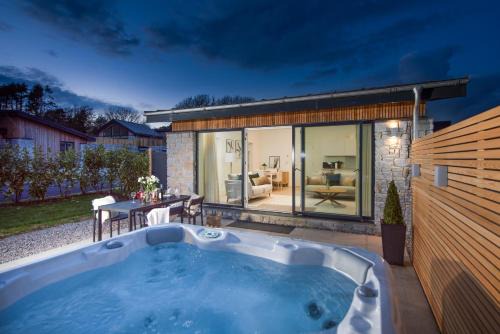 Hayle Ski Chalet | Pet-Friendly Escape at Salt Life, Dunes with Hot Tub Access