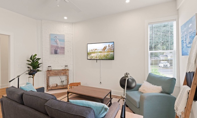 Brunswick House | Pet-Friendly Salt on Wolfe: Perfect for Families and Friends