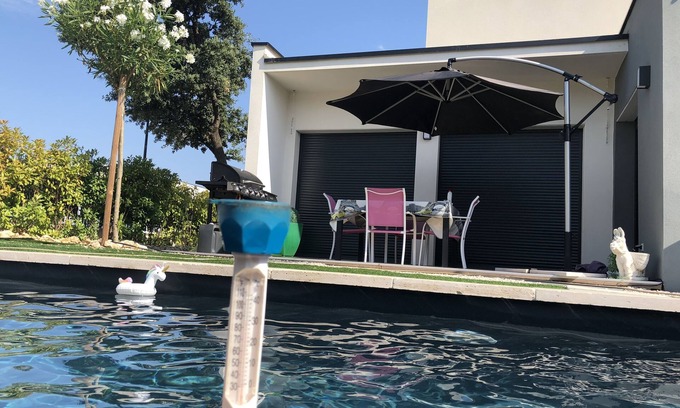 Le Cres House | Refreshing Salt Pool & Jacuzzi Near Lake, 10/10 Rated