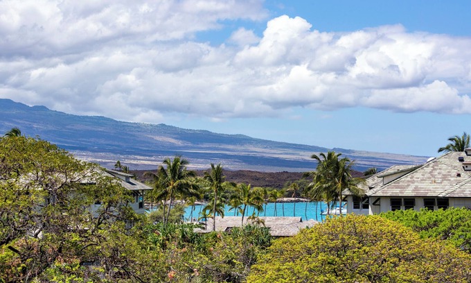 Waikoloa Condo | Relaxing Ocean View Retreat with Spa and Pool Amenities