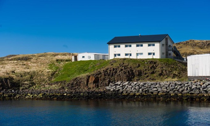 Skagastrond House | Experience Salthús Guesthouse with Hot Tub & Family-Friendly Amenities