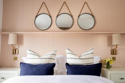 Aberaeron Apartment | Salthouse Apartment: Pet-Friendly Retreat with High Ratings