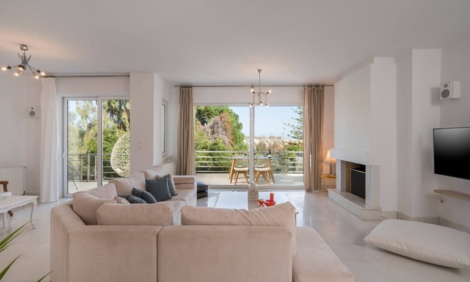 Agii Apostoli Apartment | Saltia Roof Garden Apt with Ocean View Steps from Beach