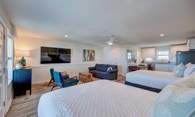 Surf City Apartment | Oceanfront Saltwater Suites with Spa & Kitchen Amenities