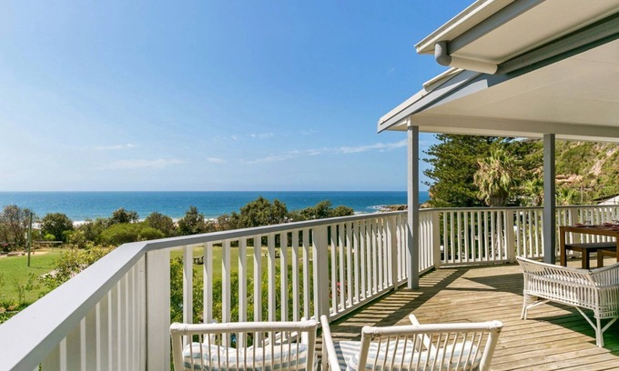 Killcare House | Relaxing Family Retreat at Salty Air Beachside Cottage