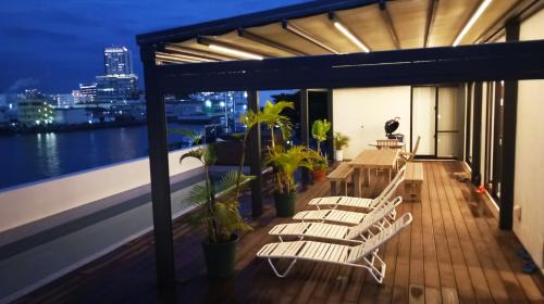Urasoe House | Oceanfront Salty House: 4-Star with Private Beach Access