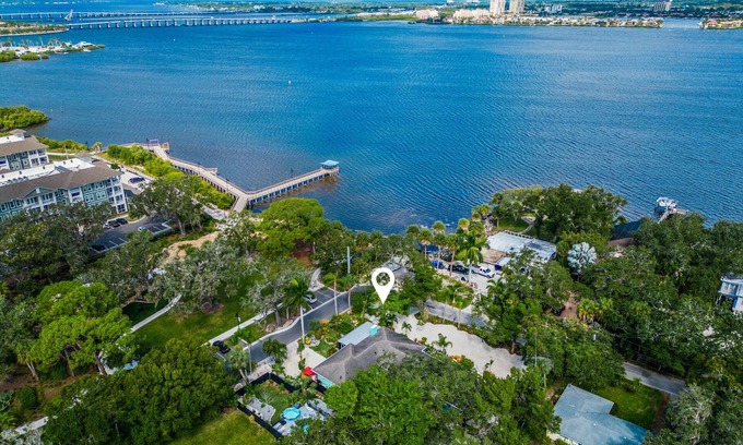 Bradenton Villa | Pet-Friendly Salty Lime Villa 2 with Pool & River Views