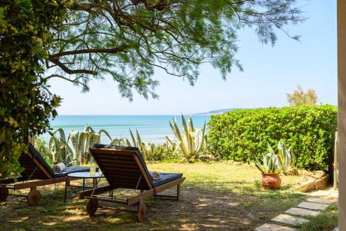 Katakolo Villa | Relaxing Oceanfront Getaway at Summer Sea House