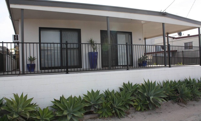 Warrenben House | Prime Location at Salty Verandah: Family & Pet-Friendly Stay
