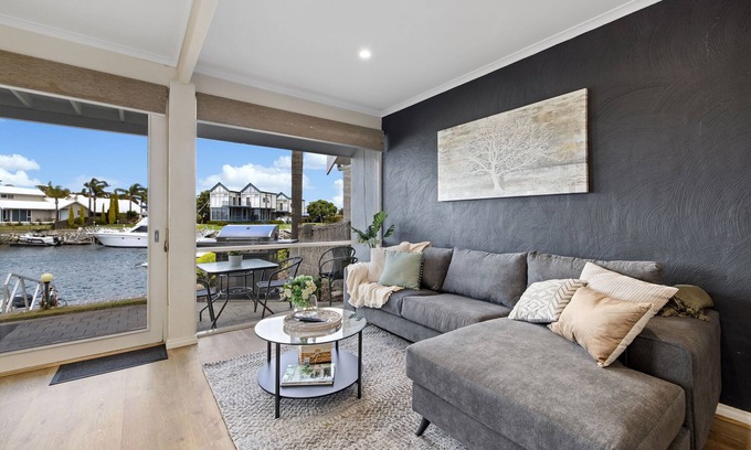 Port Lincoln House | Unforgettable Salty Views with Family-Friendly Amenities