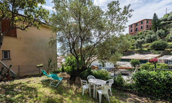 Recco Apartment | Salvia House In Mulinetti, Recco, Italy