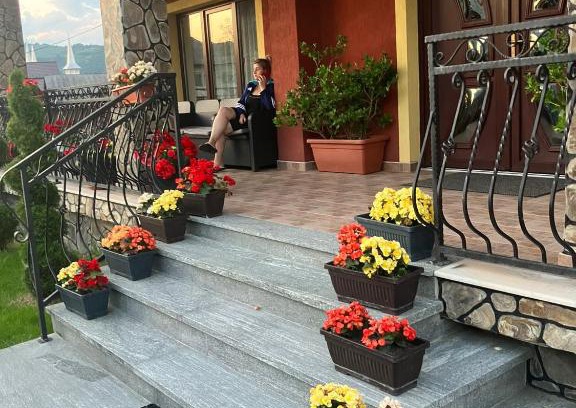 Salistea de Sus House | Pet-Friendly Retreat at Saly Butu with Breakfast Included