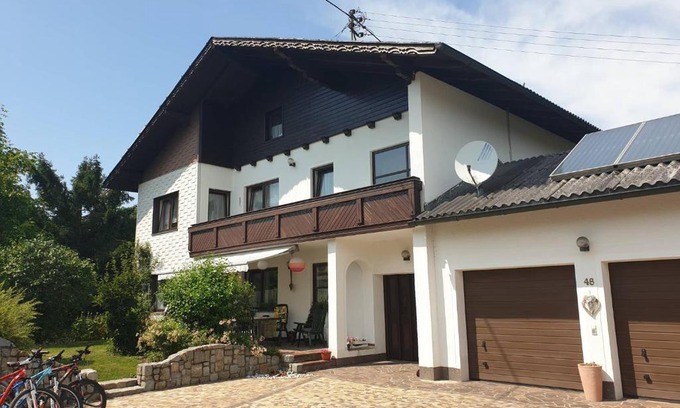 Vorchdorf Apartment | Experience Oceanfront Bliss at Salzkammergut-Live Hotel