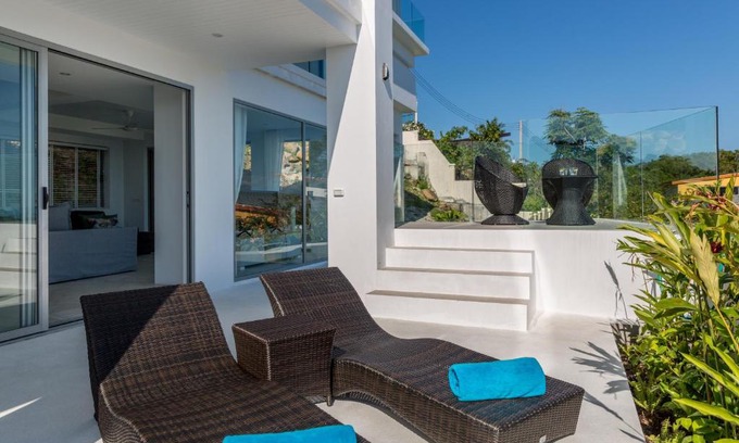 Plai Laem Apartment | Elegant Sam-kah Residence: Suite 6 with Pool & Breakfast