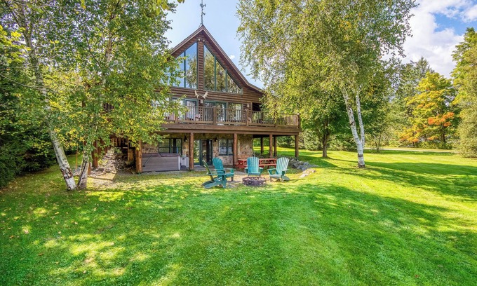 Rangeley Plantation House | Pet-Friendly Sam O Set Lodge: Waterfront Retreat with Hot Tub