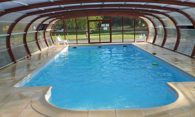 Bar-sur-Aube House | Discover Sam's Cabin: Family-Friendly Retreat with Pool