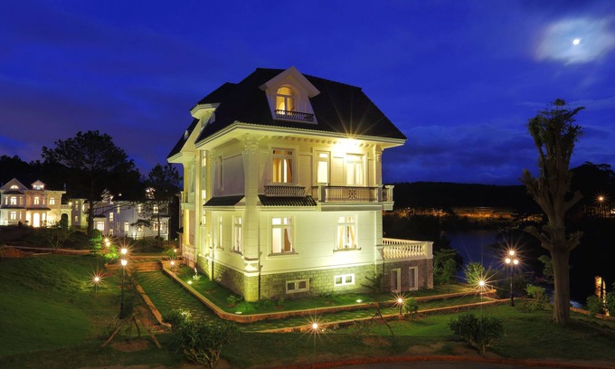 Da Lat Hotel | Relax at Sam Tuyen Lam Resort with Pool and Dining Options