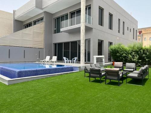 Al Khiran Ski Chalet | Relax at Sama Chalet Kuwait: Pet Friendly with Ocean Views