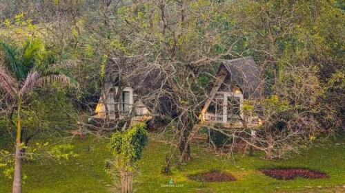 Dambulla Hotel | Cozy Retreat at Samabe Lake with Pet-Friendly Amenities