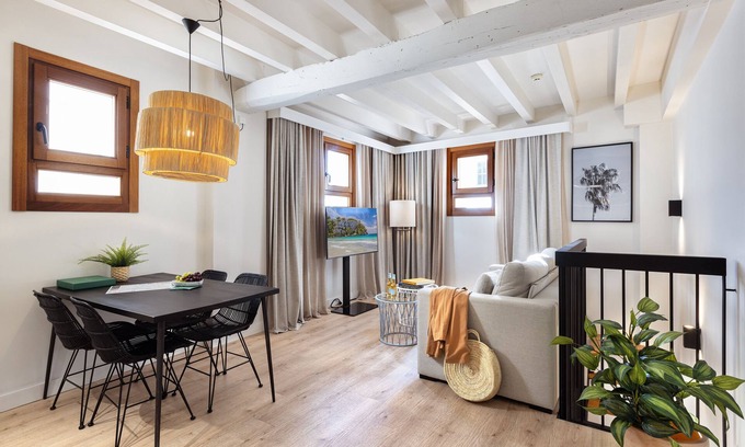 Cort Apartment | Experience Samaritana Suites: 4-Star Elegance Awaits