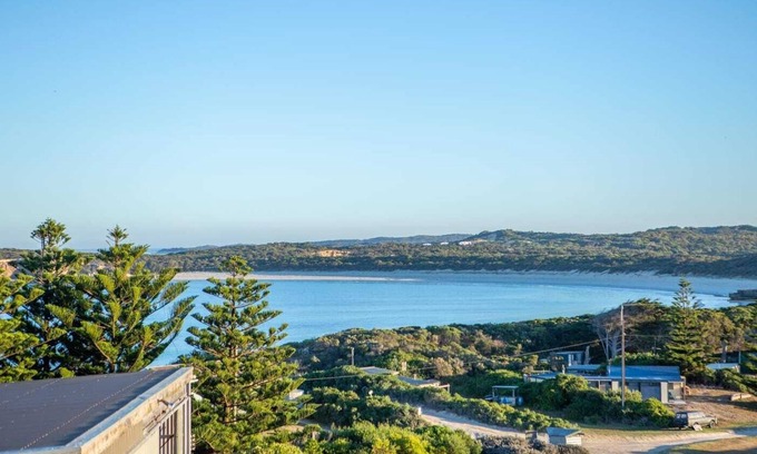 Nora Creina House | Samatha Retreat - Pets Not Welcome