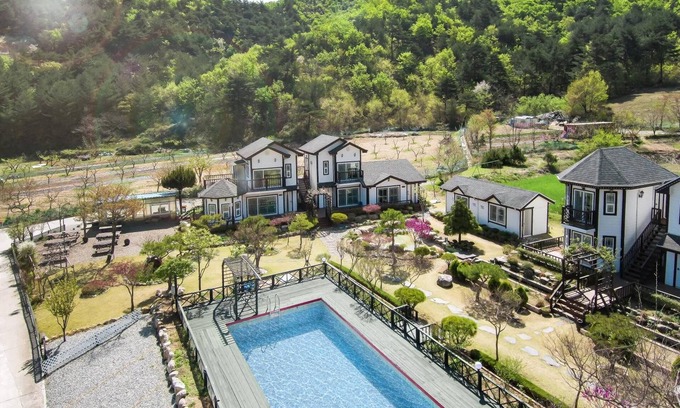 Samcheok House | Welcoming Samcheok Herb Pension with Pool & Family Amenities